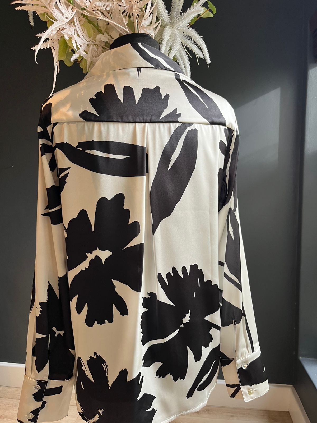 SWUUN Blouse | Floral (Cream & Black)